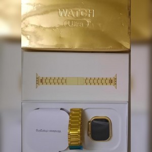 ساعة ذكية مع شعار أبل watch ultra