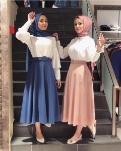 طقم نسواني كنزة وتنورة شرعي