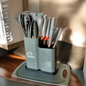 عدة مطبخ سيليكون معالق + سكاكين + لوح تقطيع kitchenware set